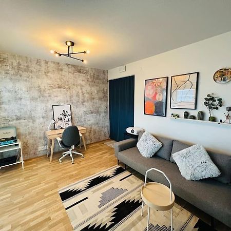 Brand New Modern Condo Built-In Mall Of Tripla Helsínquia Exterior foto