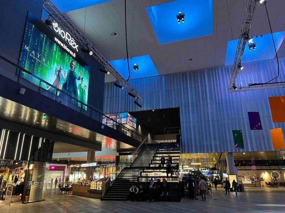 Brand New Modern Condo Built-In Mall Of Tripla Helsínquia Exterior foto