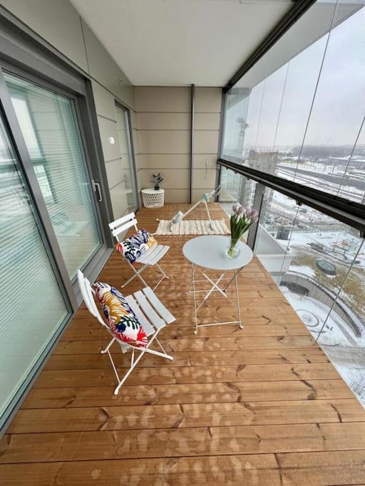 Brand New Modern Condo Built-In Mall Of Tripla Helsínquia Exterior foto