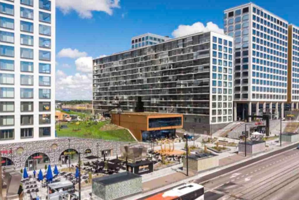 Brand New Modern Condo Built-In Mall Of Tripla Helsínquia Exterior foto
